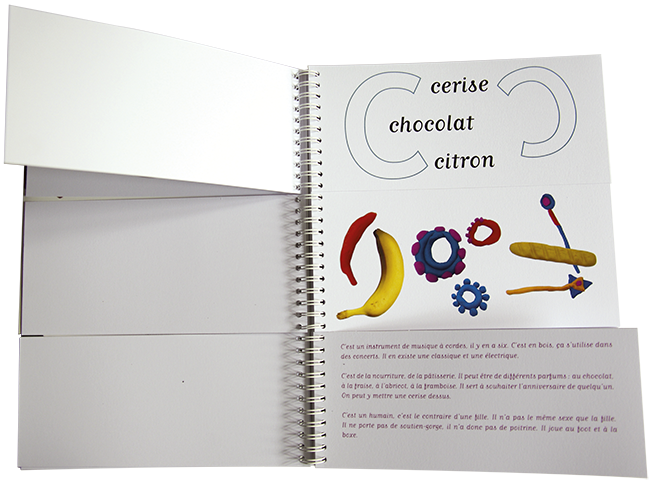 Livre jeu, photo, pâte à modeler, textes